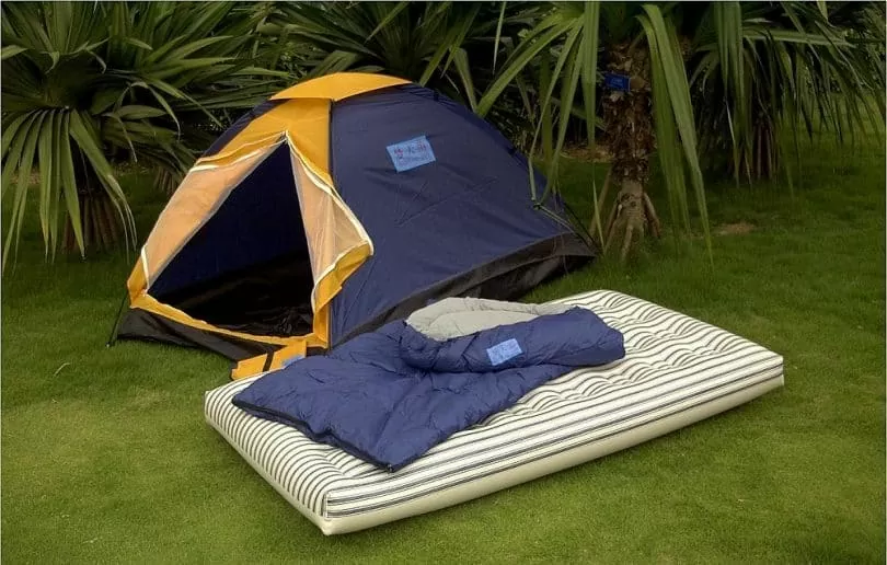 DIFFERENT TYPES OF SLEEPING OPTIONS WHILE CAMPING